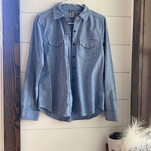 ✨STIO button-up✨